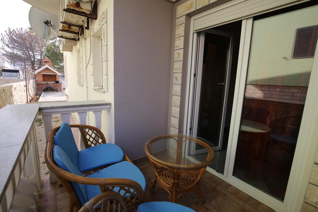 Apartments Tina P Vir Exterior photo