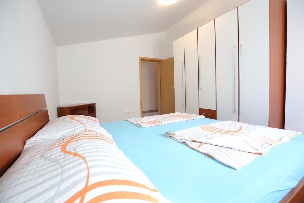 Apartments Tina P Vir Exterior photo