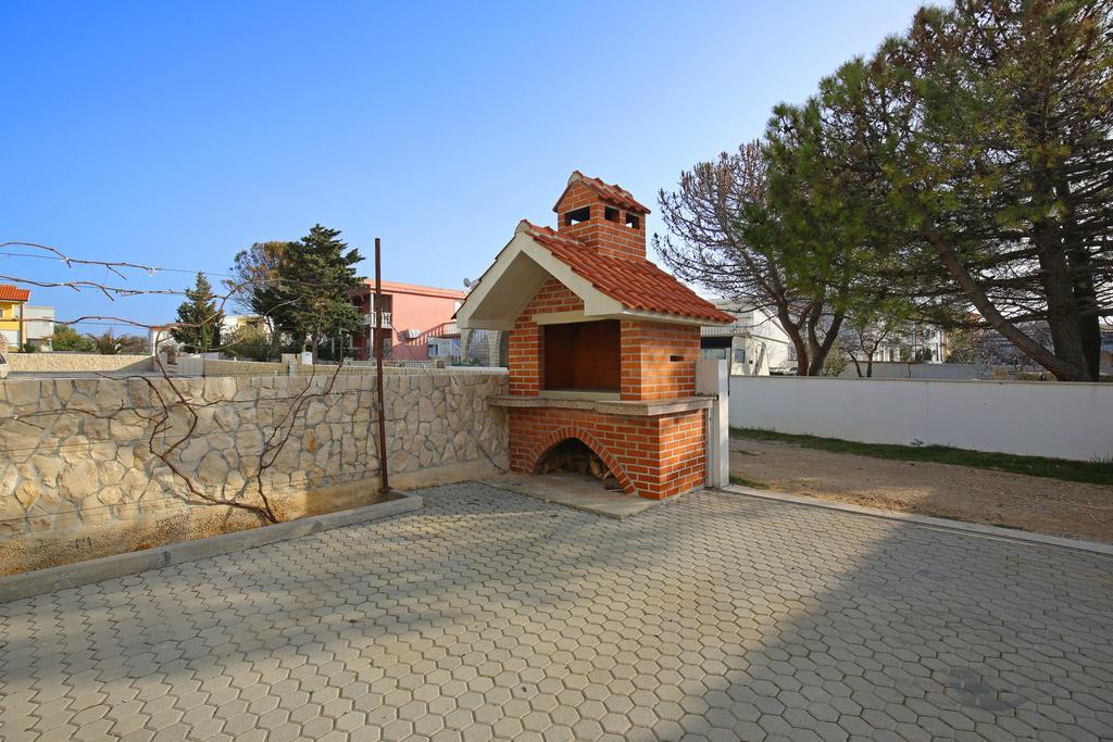 Apartments Tina P Vir Exterior photo