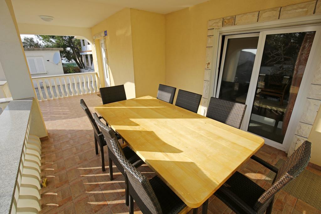 Apartments Tina P Vir Exterior photo