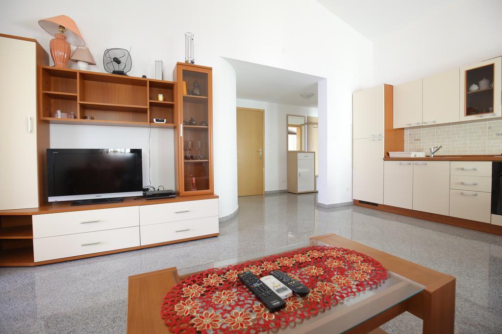 Apartments Tina P Vir Exterior photo