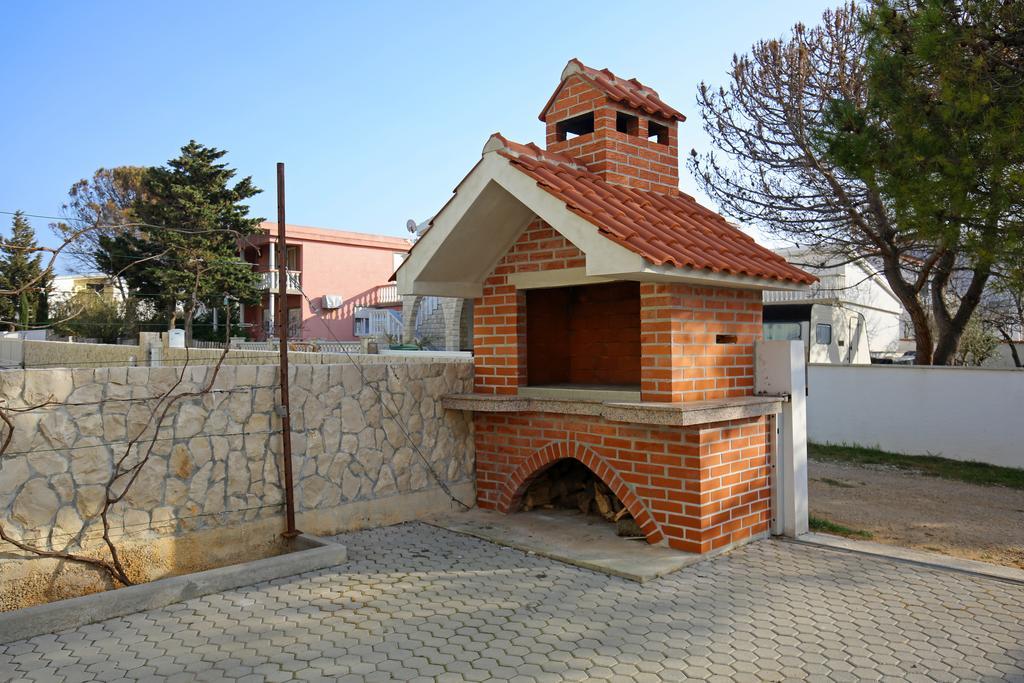 Apartments Tina P Vir Exterior photo