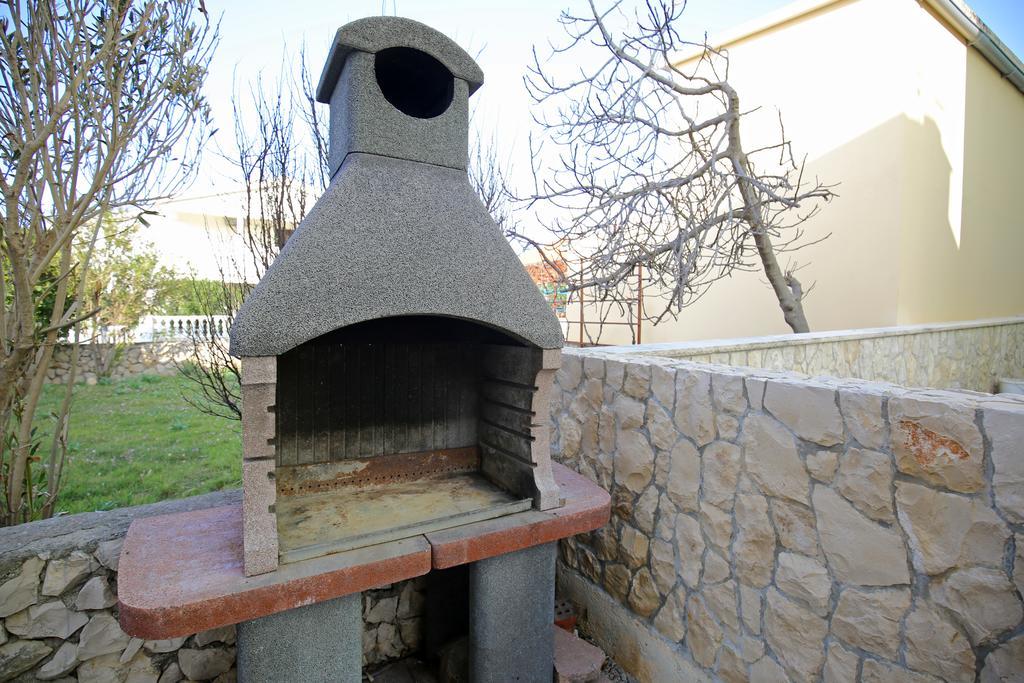 Apartments Tina P Vir Exterior photo